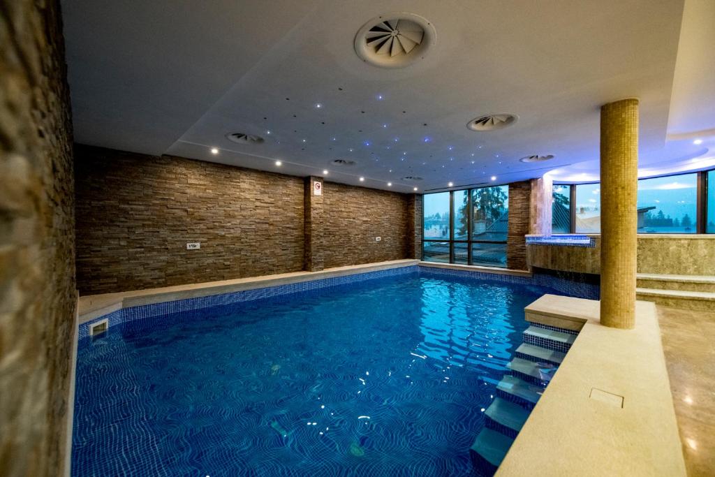 Okružen netaknutom zimskom prirodom Vlašića, Hotel Blanca Resort & Spa 5* nudi savršen spoj luksuza i nezaboravnog Wellness & Spa užitka!