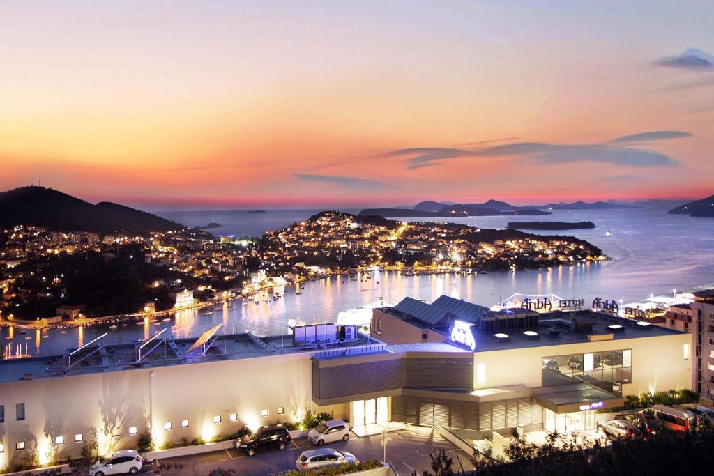 Dubrovnik u svom najljepšem izdanju – istražite historijski biser Jadrana i upotpunite svoj odmor boravkom u Hotelu Adria 4*!