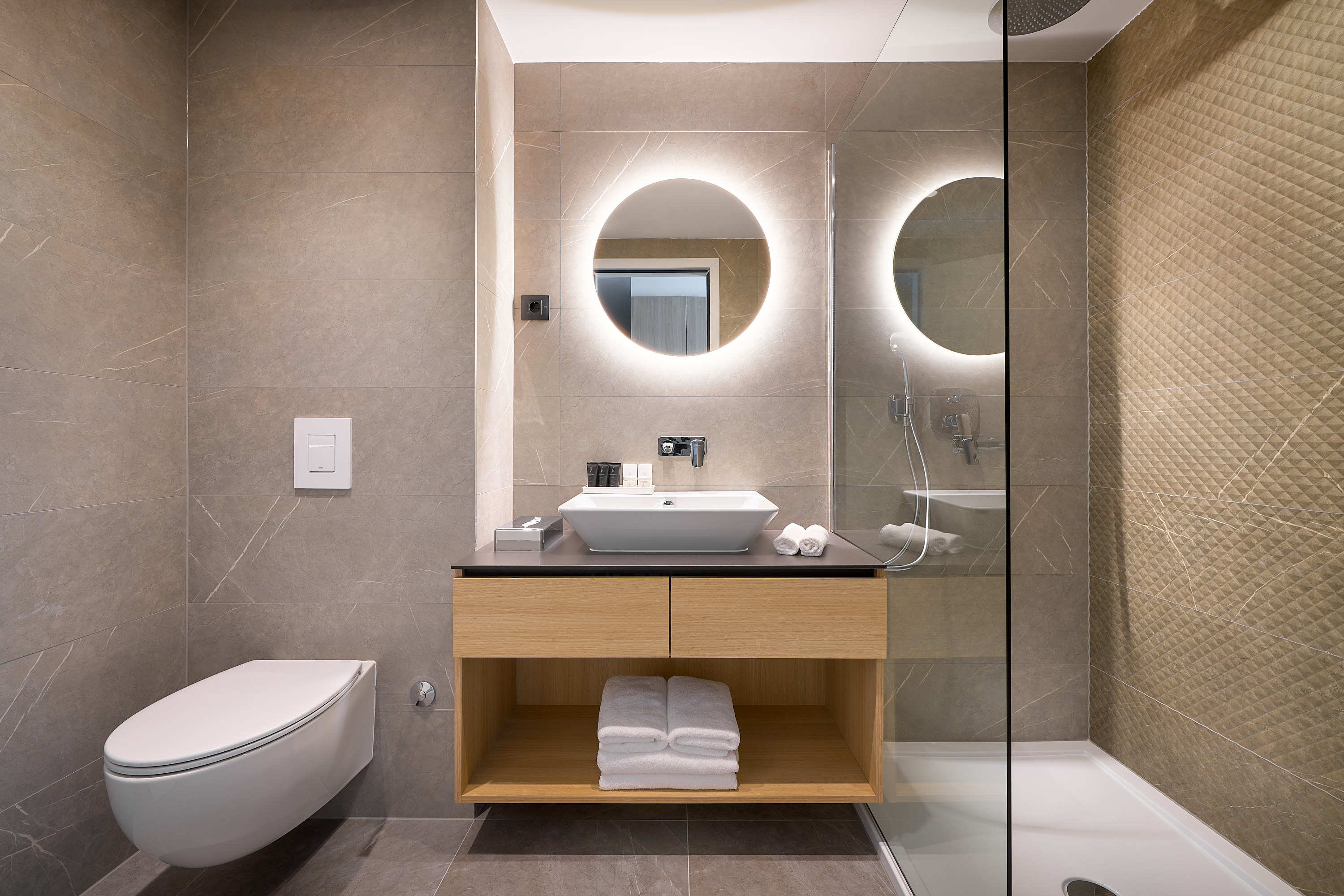 Doživite luksuz u Splitu – elegantni Amphora's Garden apartmani nude savršen odmor uz more!