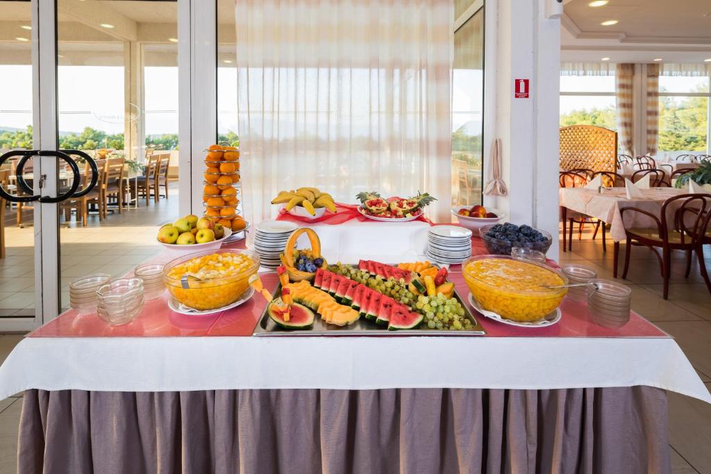 Hotel Hvar 3* I Doživite autentični mediteranski ugođaj u Jelsi gdje priroda i more pričaju svoju priču!