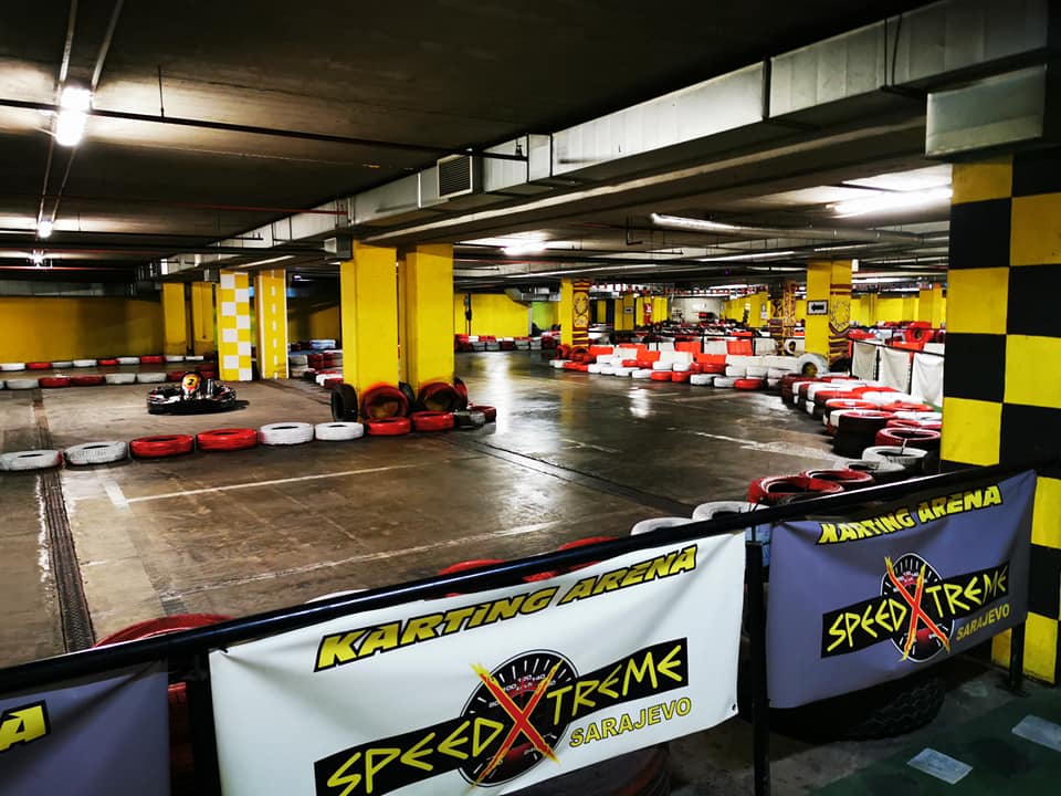 Učinite svoje slobodno vrijeme nezaboravnim i prepustite se adrenalinskoj zabavi u Karting Areni SpeedXtreme!