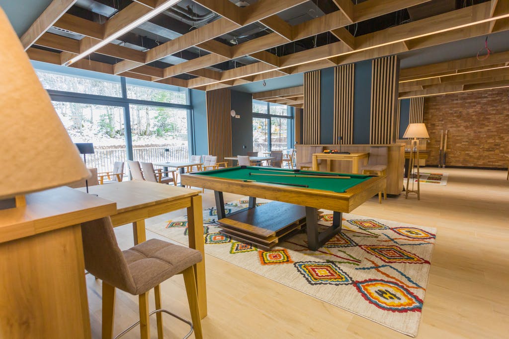 Aparthotel Phoenix I  Doživite čaroliju Bjelašnice kroz boravak u luksuznom ambijentu gdje planinski mir susreće udobnost na svakom koraku!
