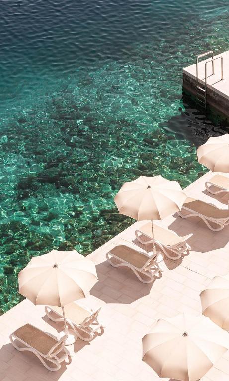 Aminess Lume Hotel 4* – elegantna oaza uz more gdje se spajaju vrhunska udobnost, očaravajući pogledi, čarolija Korčule i nezaboravni trenuci odmora!