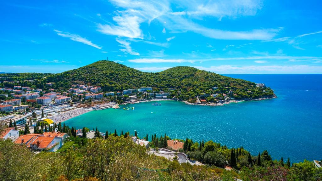 Hotel Splendid 3*, Dubrovnik | Tiha mediteranska oaza mira na samoj obali kristalno čistog mora, s pogledom na nezaboravne zalaske sunca!