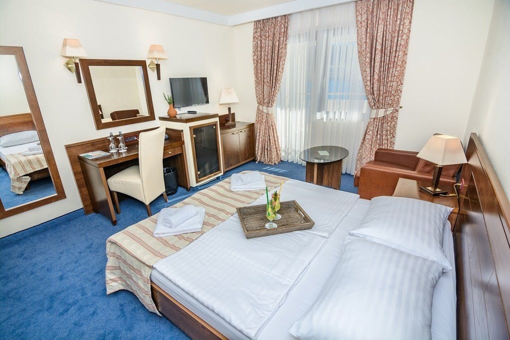 Otkrijte ljepote otoka Paga uz sunčane dane, prekrasno more i sve što vam je potrebno za savršen odmor – Hotel Pagus 4* ili Hotel Meridijan 4*!