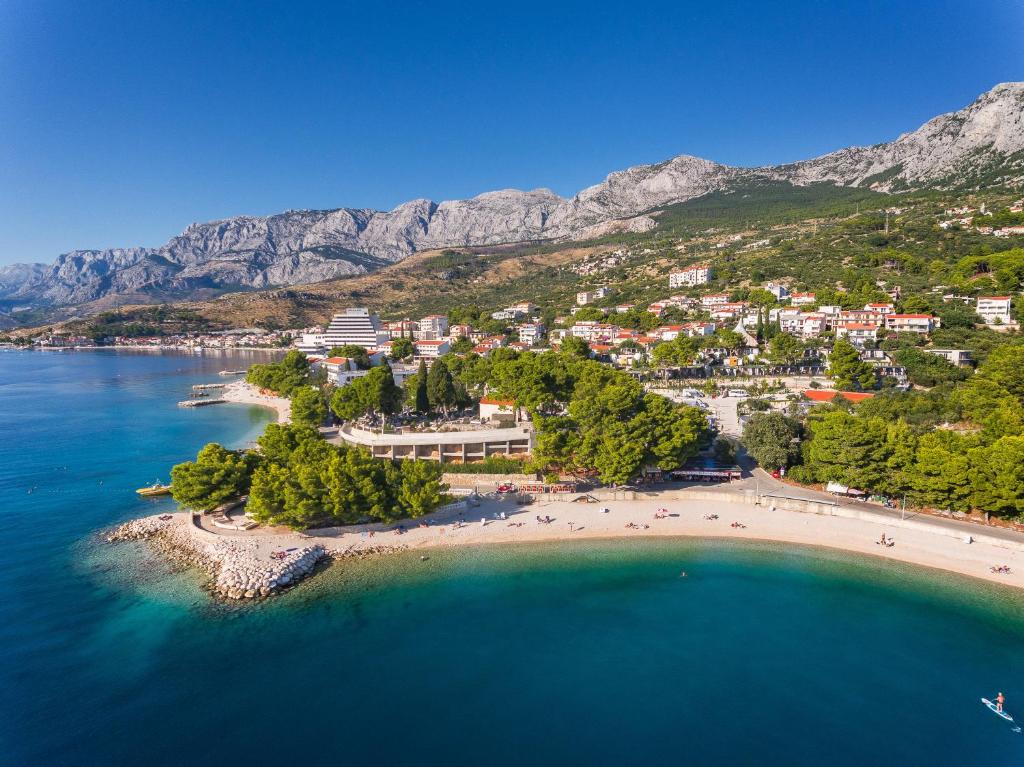 Medora Orbis Camping & Glamping I Otkrijte jedinstvenu kombinaciju luksuza, prirodnih ljepota i mediteranske atmosfere u srcu Podgore!