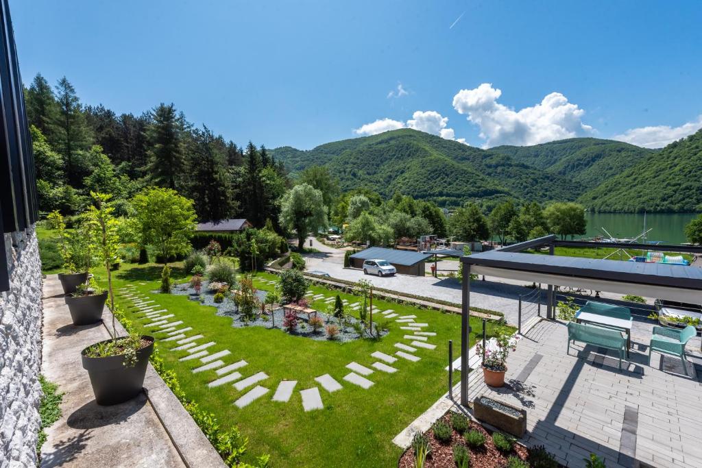 Doživite sklad prirode i odmora – Boravite u Hotelu Plivsko Jezero 3* i uživajte u bajkovitoj ljepoti Jajca i smaragdnog  jezera!