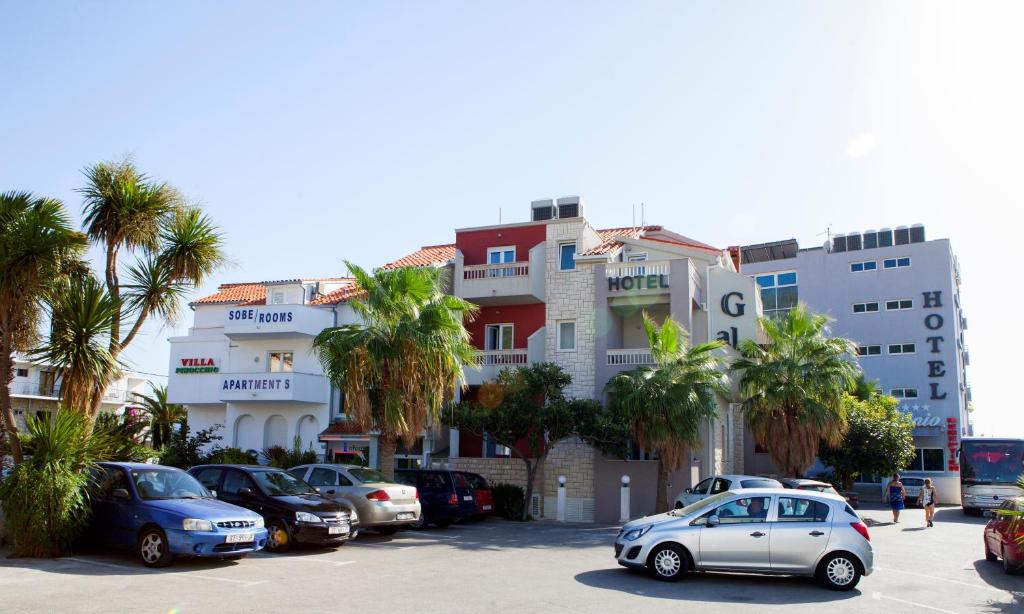 Hotel Gala 4*, Podstrana | Prepustite se potpunom miru i tišini uz obalu, gdje udobnost susreće prirodnu ljepotu!