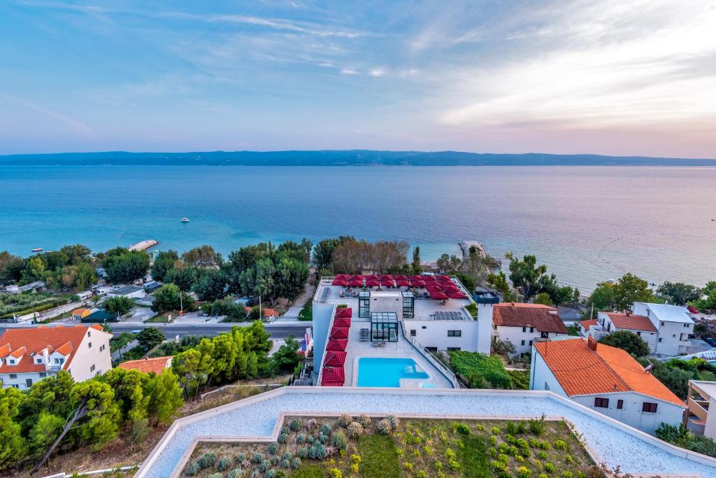 Hotel Plaža Duće 4* – Uživajte u spoju udobnosti i mediteranskog šarma, okruženi prirodnim ljepotama!