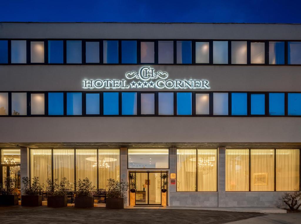 Prepustite se čarima dalmatinske obale uz Hotel Corner 4*, gdje vas očekuju udobnost, moderan stil i ugodan boravak u Splitu!