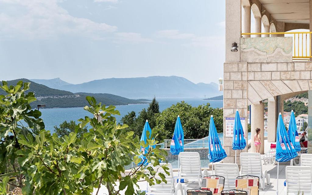 Junski odmor u zagrljaju Jadranskog mora! Uživanje u luksuznoj čaroliji za dvoje uz savršen pogled na more čeka Vas u Hotelu Stella 3*, Neum!