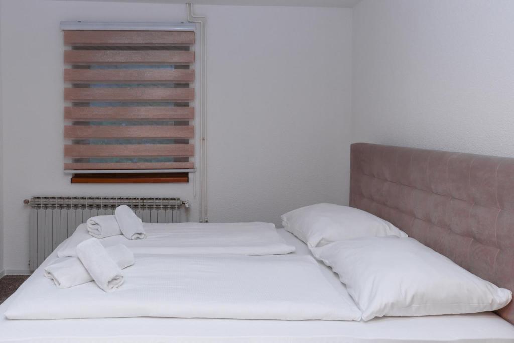 Zima ispunjena mirom i udobnošću na Vlašiću uz luksuzan boravak i svjež planinski zrak u Pansionu A&M!