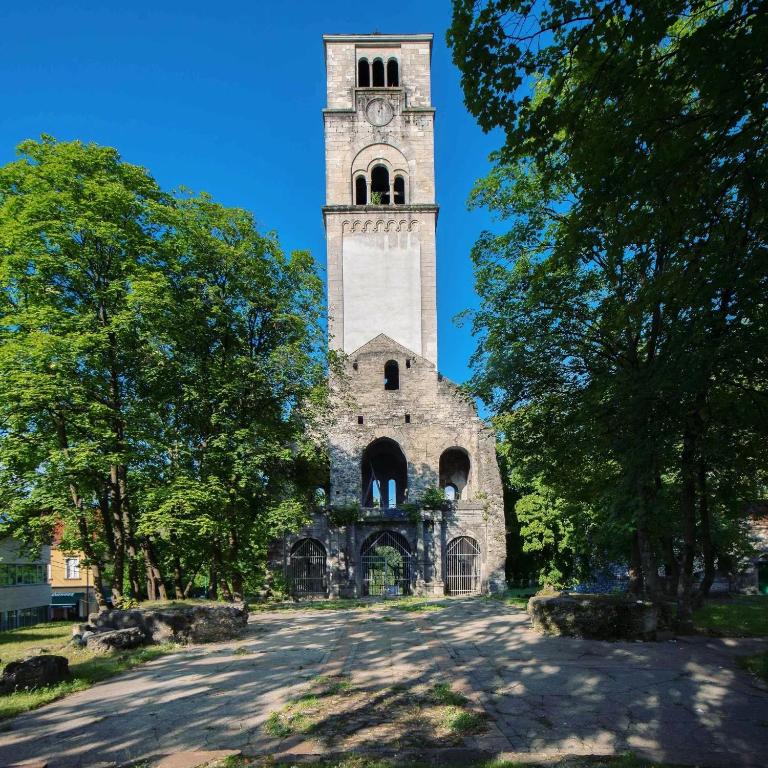 Moderan ambijent i luksuzan smještaj u srcu Bihaća – Doživite kvalitet koji pruža Hotel Swiss Plus 3*!