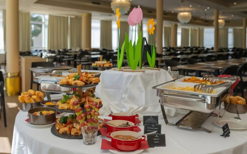 Uživajte u čarima Vodica uz more i priuštite sebi nezaboravan porodični odmor u Hotelu Punta 4* uz ALL INCLUSIVE LIGHT uslugu i posebne trenutke za pamćenje!