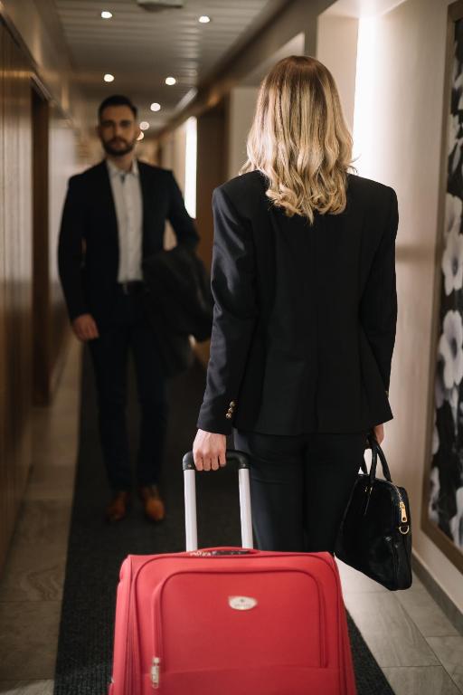 Uživajte u odmoru gdje se vrhunski komfor, bezvremenska elegancija i toplina Banja Luke stapaju u jedinstveno luksuzno iskustvo – Hotel Jelena 4*!