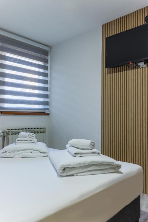 Zimska čarolija i potpuni užitak na Vlašiću uz luksuzan smještaj i svjež planinski zrak u Pansionu A&M!