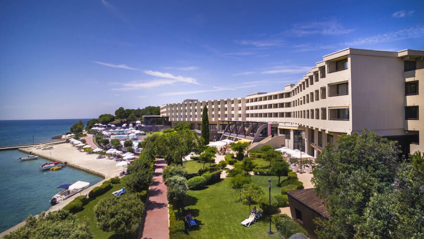 Island Hotel Istra 4* – vaš savršeni otočni bijeg uz kristalno more, mediteranski ugođaj i prekrasnu prirodu za potpuni odmor!