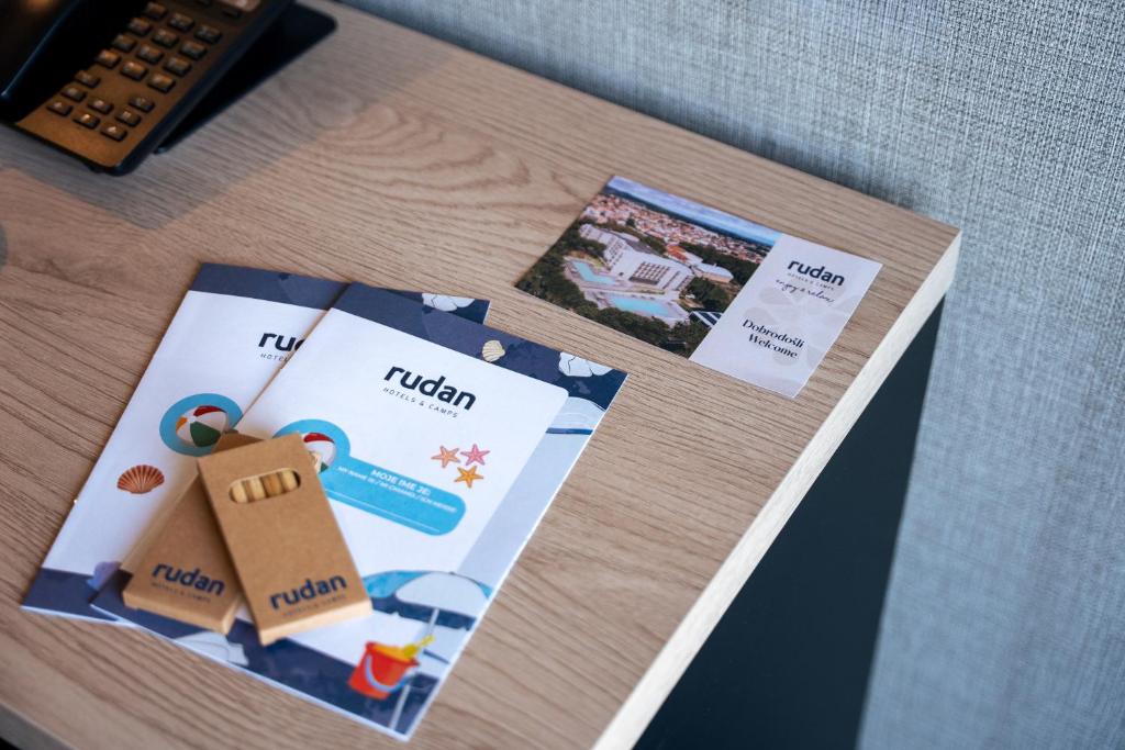 Family Hotel Adria 4* | All inclusive odmor u Biogradu na Moru – uživajte u borovoj šumi, bazenima, bogatoj animaciji i bezbrižnom odmoru za cijelu porodicu!