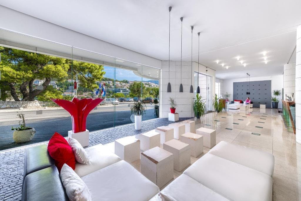 Hotel Uvala 4*, Dubrovnik – otkrijte čari luksuznog odmora uz predivne jadranske pejzaže, vrhunsku udobnost i autentični mediteranski ugođaj!