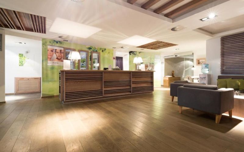 Otkrijte čari ljeta na planini kroz spoj prirodnog mira i vrhunskog Wellness & Spa opuštanja u Aparthotelu Vučko 4*, Jahorina!