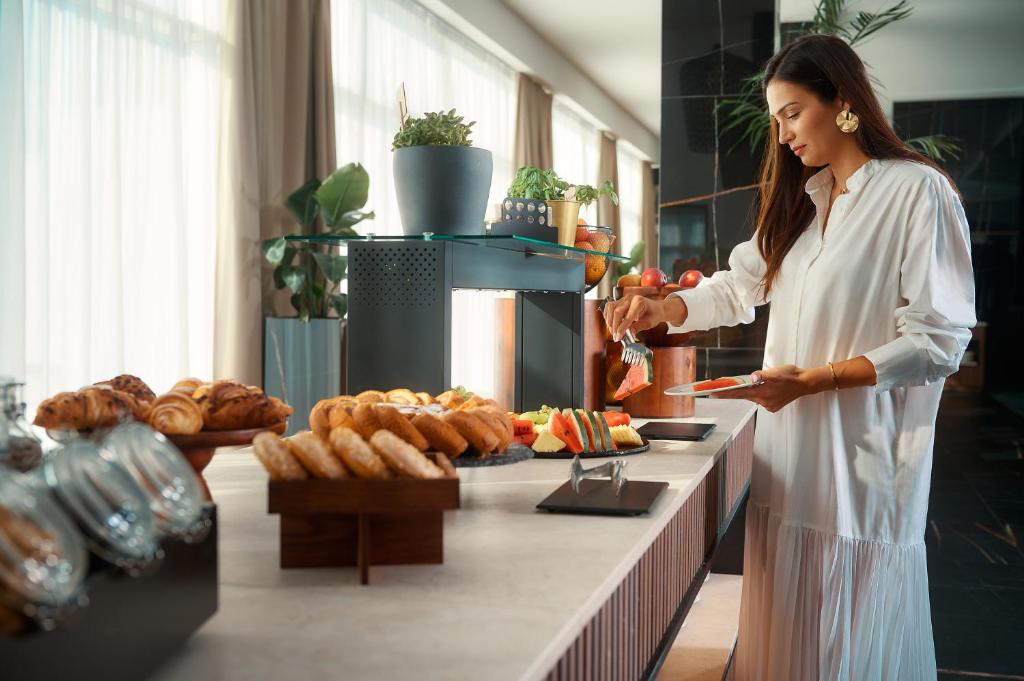 Hotel Olympia Sky 4*, Vodice | Doživite vrhunac luksuza i savršenog opuštanja uz spektakularan pogled na kristalno čisto morsko plavetnilo!