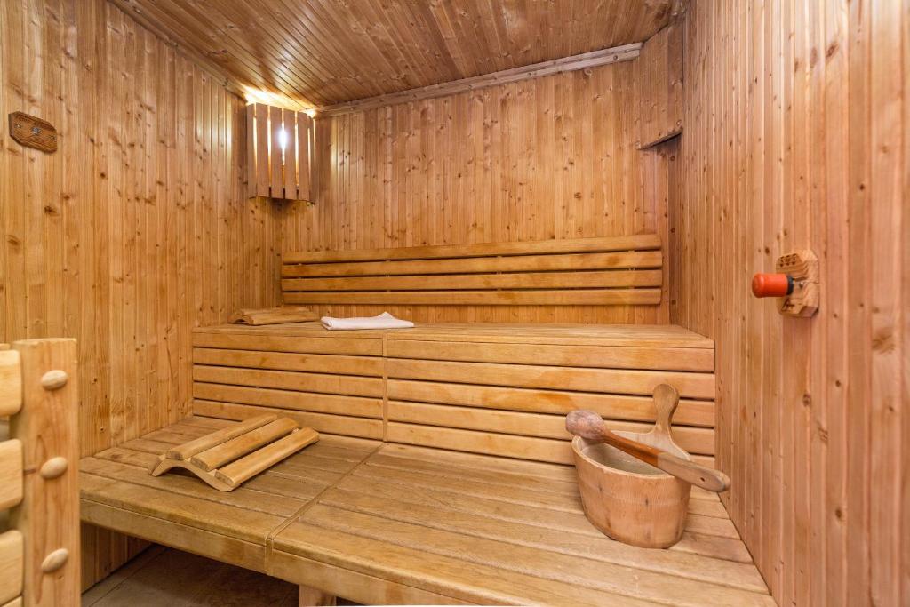 Pronađite svoj kutak za odmor u Vodicama – Villa Arausana & Antonina 4* ili Villa Arausa 4* uz more, udobnost i ALL INCLUSIVE LIGHT uslugu!
