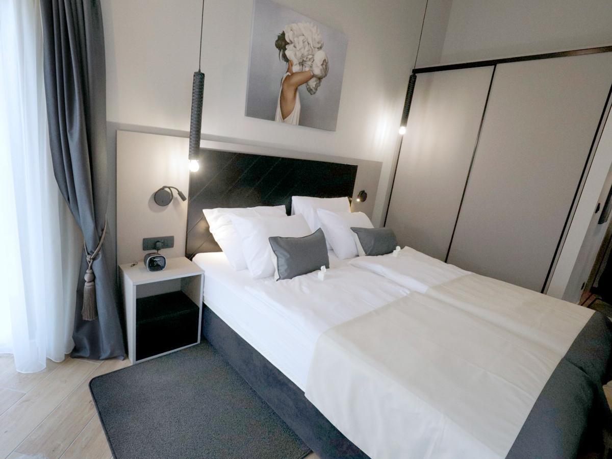 Villa Verica 4* | Posjetite Bašku Vodu i fantastičan jesenji odmor uz uživanje sa porodicom ili prijateljima provedite u udobnosti moderno opremljenih apartmana!