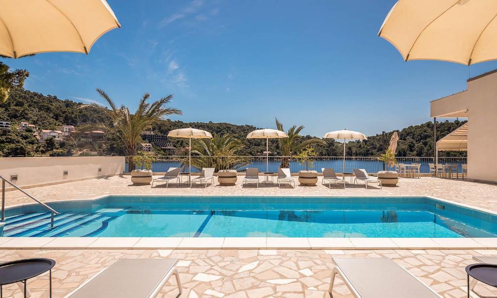 Aminess Lume Hotel 4* – elegantna oaza uz more gdje se spajaju vrhunska udobnost, očaravajući pogledi, čarolija Korčule i nezaboravni trenuci odmora!
