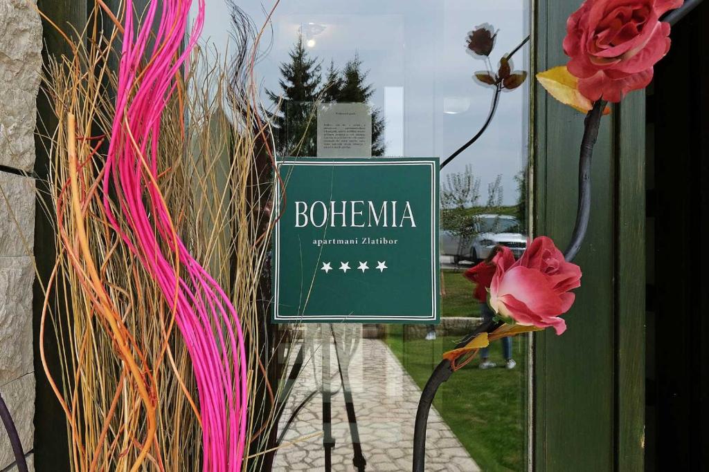 Otkrijte savršeno mjesto za odmor u Apartmanima Bohemia na Zlatiboru, uz mirnu atmosferu, svjež zrak i brojne mogućnosti za uživanje u prirodi!