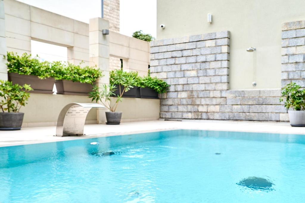 Stvorite nezaboravne porodične uspomene uz sunce, more i boravak u Hotelu Nestos 4* u prelijepom Omišu!