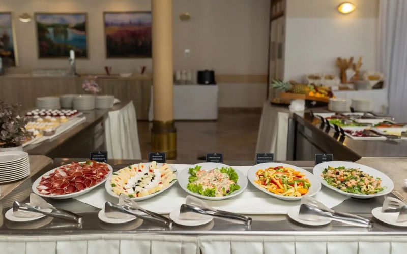 Uživajte u čarima Vodica uz more i priuštite sebi nezaboravan porodični odmor u Hotelu Punta 4* uz ALL INCLUSIVE LIGHT uslugu i posebne trenutke za pamćenje!