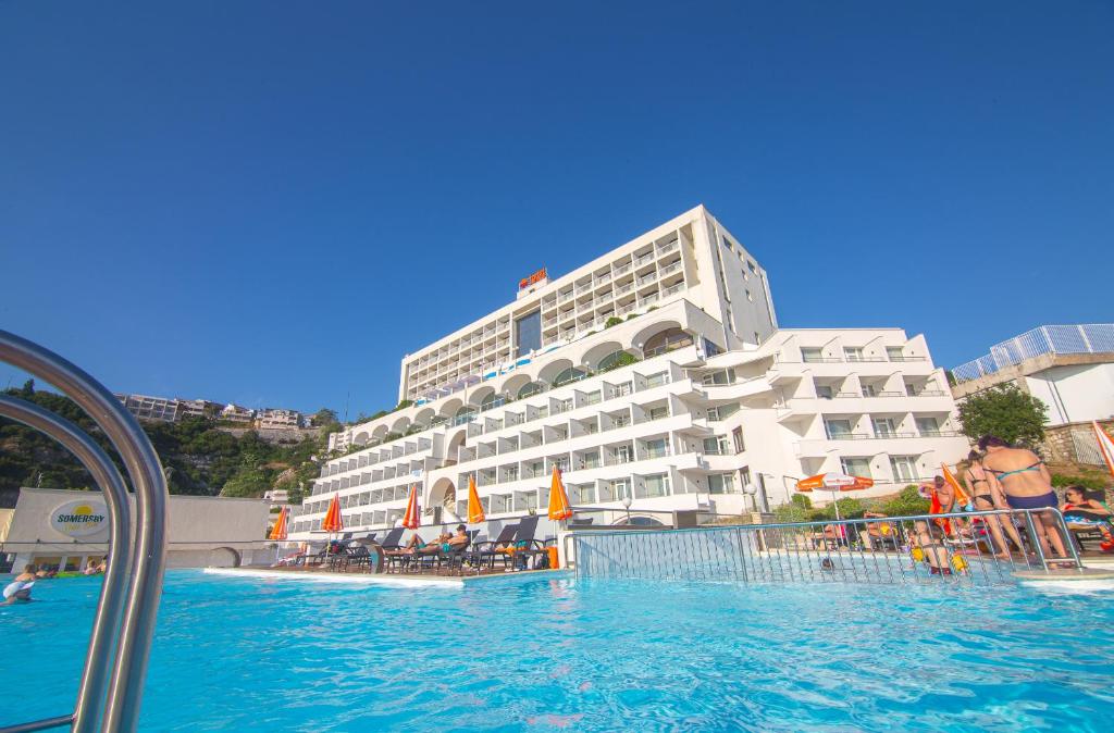 Morski ugođaj, mirisi ljeta i pogled na more čekaju Vas u hotelu Sunce 4* u čarobnom Neumu!