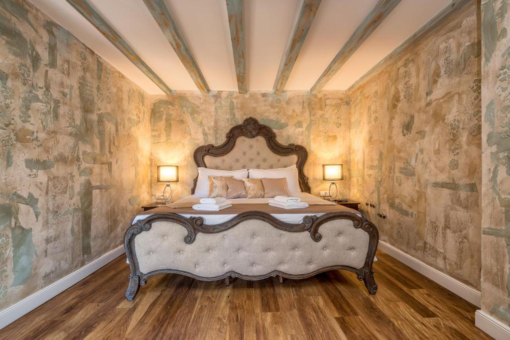 Hotel Plaza Marchi Old Town 4* | Otkrijte skrivene čari Splita i prepustite se jedinstvenom spoju historije i luksuza u srcu stare jezgre!