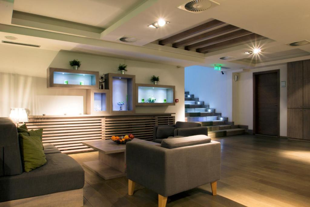 Otkrijte čari ljeta na planini kroz spoj prirodnog mira i vrhunskog Wellness & Spa opuštanja u Aparthotelu Vučko 4*, Jahorina!