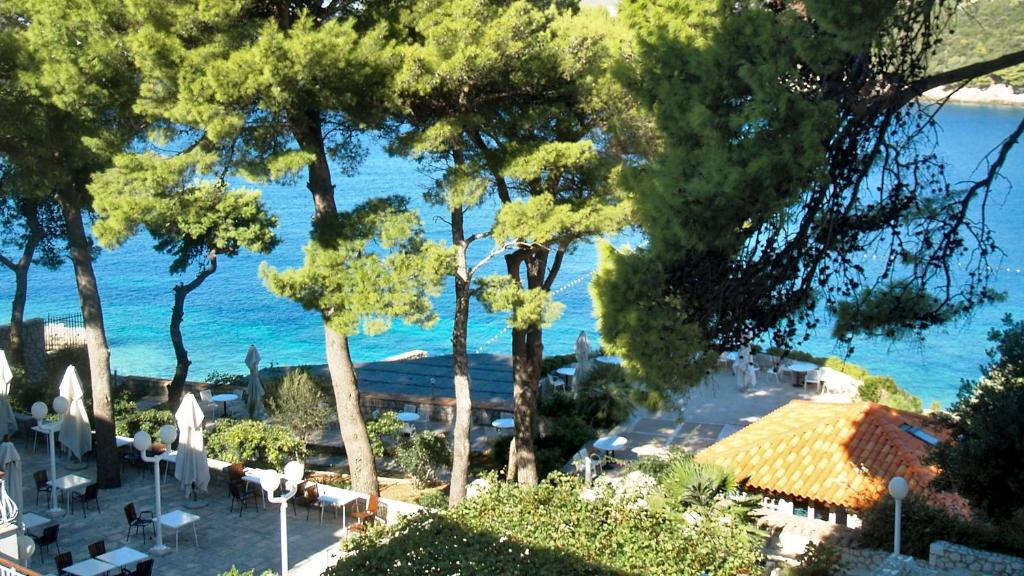 Hotel Splendid 3*, Dubrovnik | Tiha mediteranska oaza mira na samoj obali kristalno čistog mora, s pogledom na nezaboravne zalaske sunca!