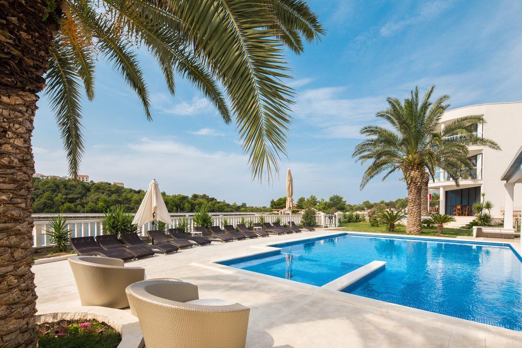 Spoj elegancije, udobnosti i prirodne ljepote koji pruža savršen ambijent za nezaboravan boravak – Perla Resort 4*, Rogoznica!