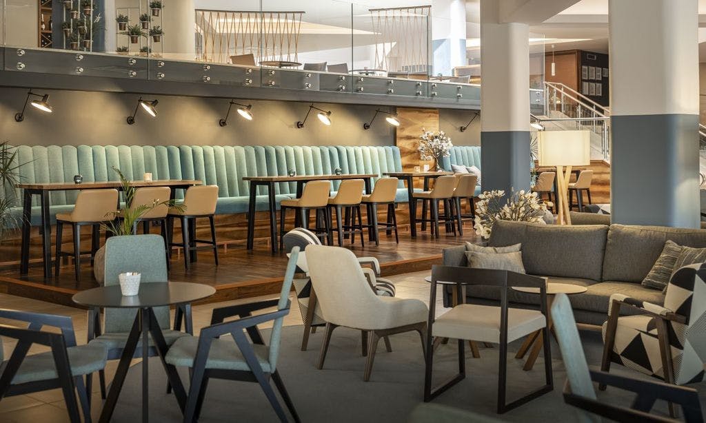 Pronađite svoju oazu mira u Aminess Maestral 4*, Novigrad – gdje se opuštanje uz more susreće s vrhunskim komforom!