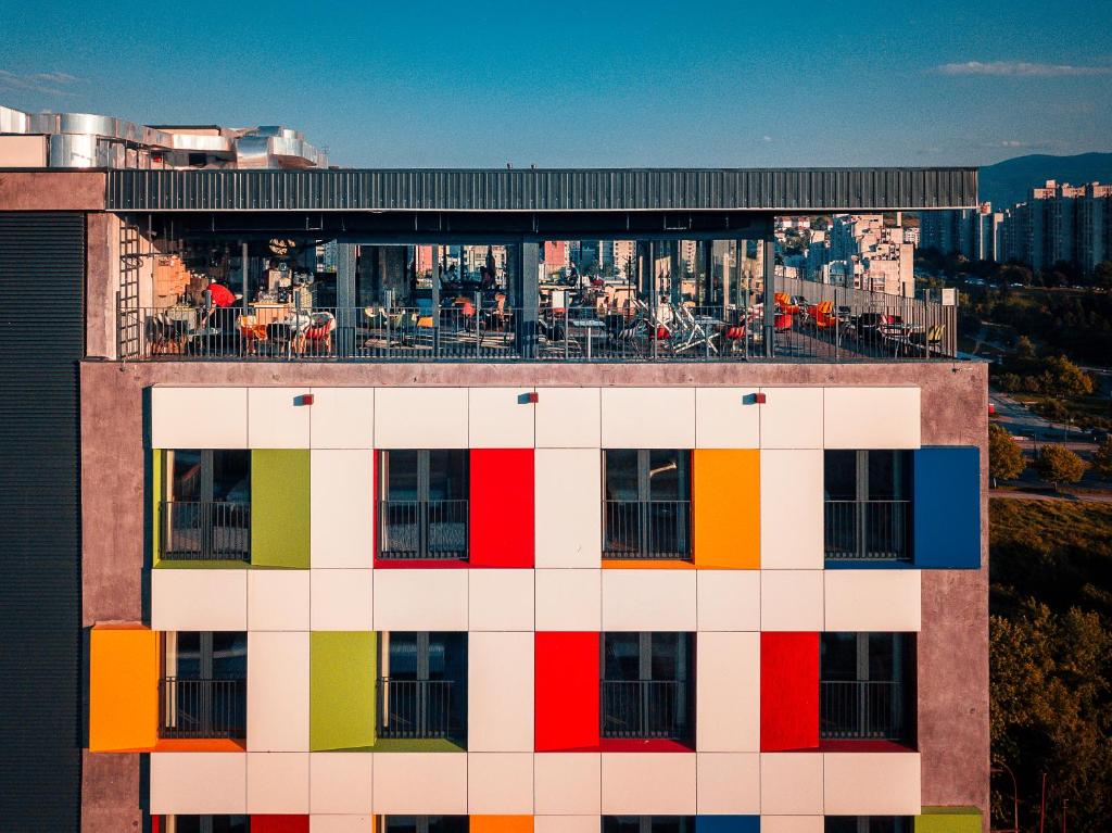 Doživite potpuno opuštanje u Wellness & Spa prostoru Hotela ibis Styles, uz ugodan ambijent i savršene trenutke posvećene odmoru, relaksaciji i uživanju!