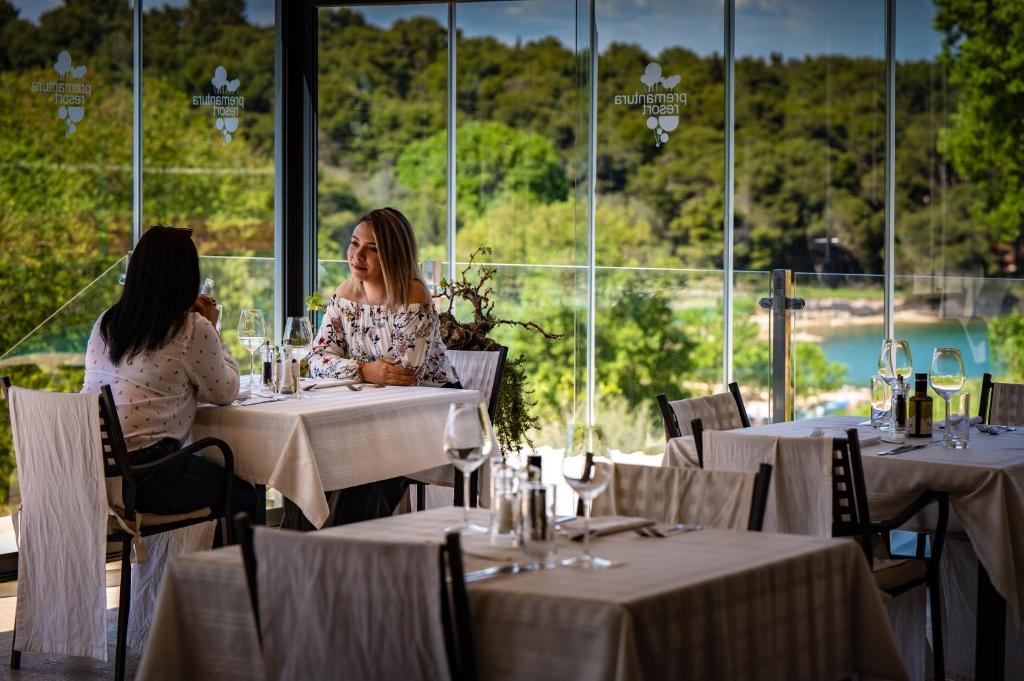 Uživajte u Medulinu – Premantura Resort 4* uz kvalitetnu hranu, lijep ambijent i čarobne staze Rta Kamenjak!