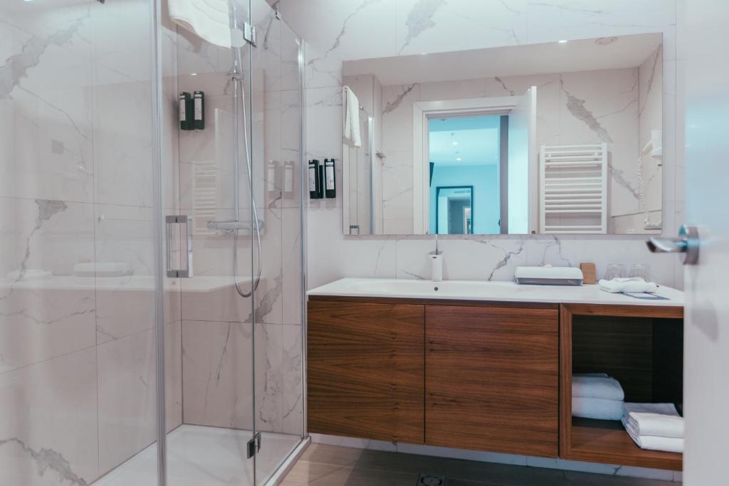 Uživajte u luksuzu i potpunom opuštanju u Marvie Hotel & Health 4* – gdje se mediteranski šarm, elegancija i bogata historija Splita spajaju u savršen odmor!