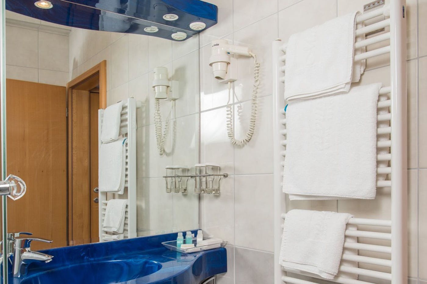 Hotel Miramare 4*, Vodice I Otkrijte mjesto gdje svaki dodir vjetra i miris mora stvaraju nezaboravne uspomene!
