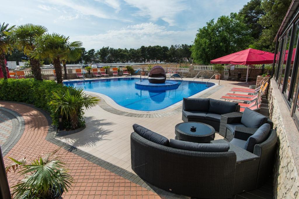 Hotel Miramare 4*, Vodice I Otkrijte čaroban kutak svijeta gdje more, sunce i vjetar stvaraju doživljaj za pamćenje!