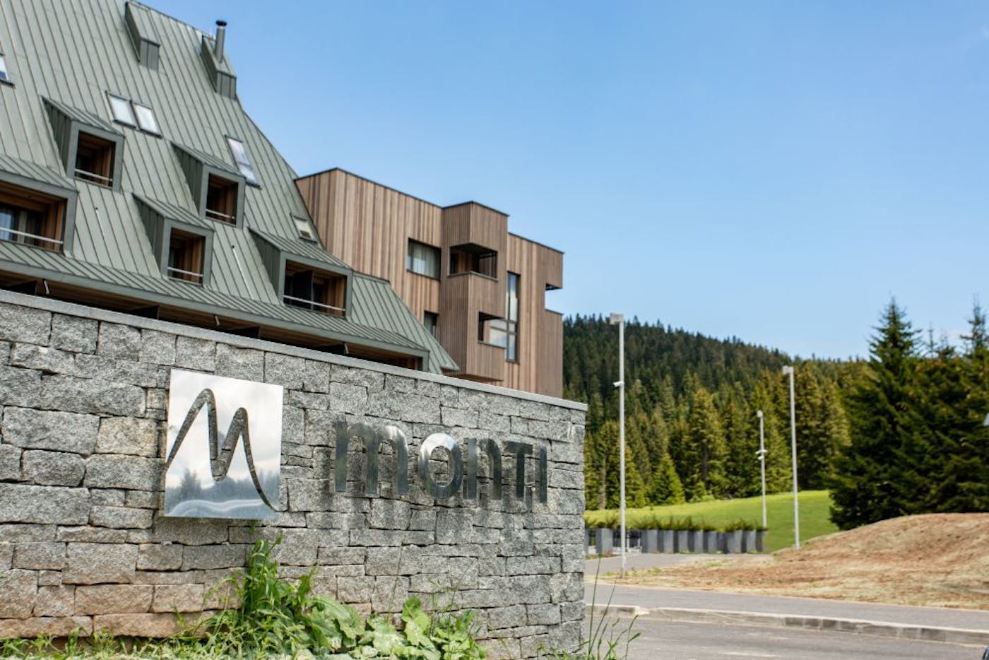 Otkrijte magiju planinskog proljeća na Igmanu |  Beskonačno opuštanje u srcu prirode provedite u Hotelu Monti Spa & Wellness 4*!