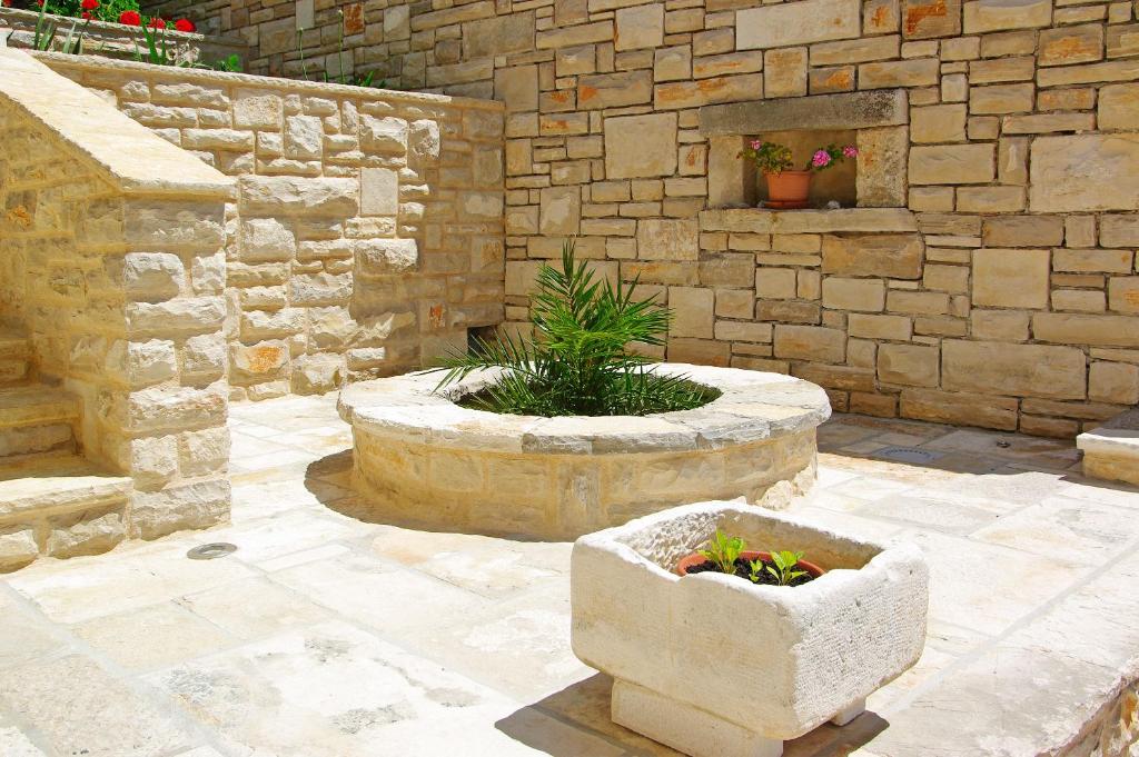Odmor na čarobnoj Korčuli – uživajte u kristalno čistom moru, mediteranskom ambijentu i opuštajućem boravku u Villi Telenta 4* u Vela Luci!