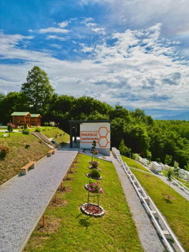 Maksuz Api & Wellness centar - odmorite se i udahnite ljekoviti zrak direktno iz pčelinje košnice uz potpuno prirodno opuštanje i regeneraciju!