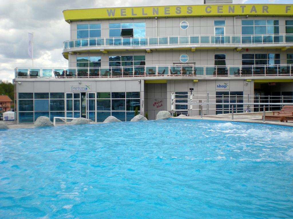 Porodična oaza odmora u srcu Banja Luke – spoj mira, udobnosti i vrhunskog Wellness & Spa iskustva u Hotelu Fortuna 4*!