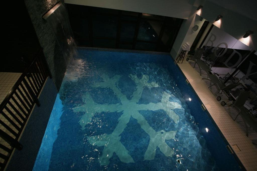 Prepustite se luksuznom Wellness & Spa odmoru na veličanstvenom Vlašiću, uz udobnost i mir Hotela Pahuljica 4!