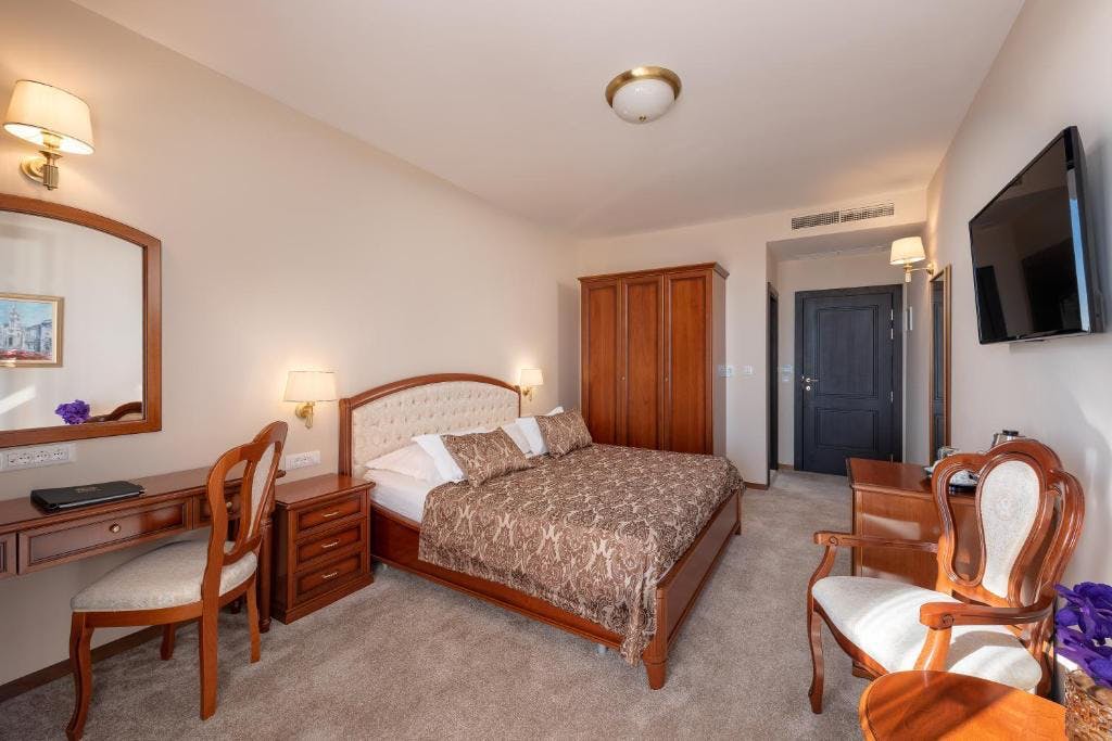 Nezaboravan bijeg u Split uz luksuz, udobnost i panoramski pogled na more – doživite vrhunski odmor u elegantnom Hotelu Cvita 4*!