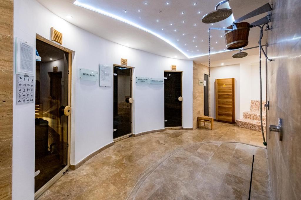 Otkrijte čari Vlašića uz boravak u Hotelu Blanca Resort & Spa 5*, mjestu gdje se luksuz, priroda i potpuna relaksacija savršeno spajaju!