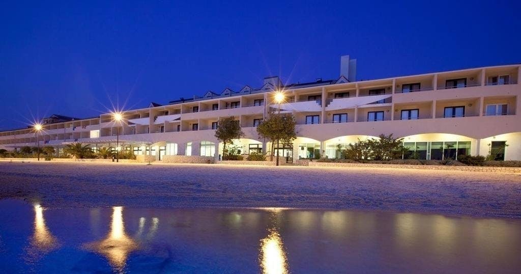 Doživite veličanstveni odmor na otoku Pagu uz kristalno čisto more, vrhunsku uslugu i trenutke za pamćenje – Hotel Pagus 4* ili Hotel Meridijan 4*!